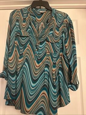 Roz & Ali Teal Wave-Print Henley Blouse